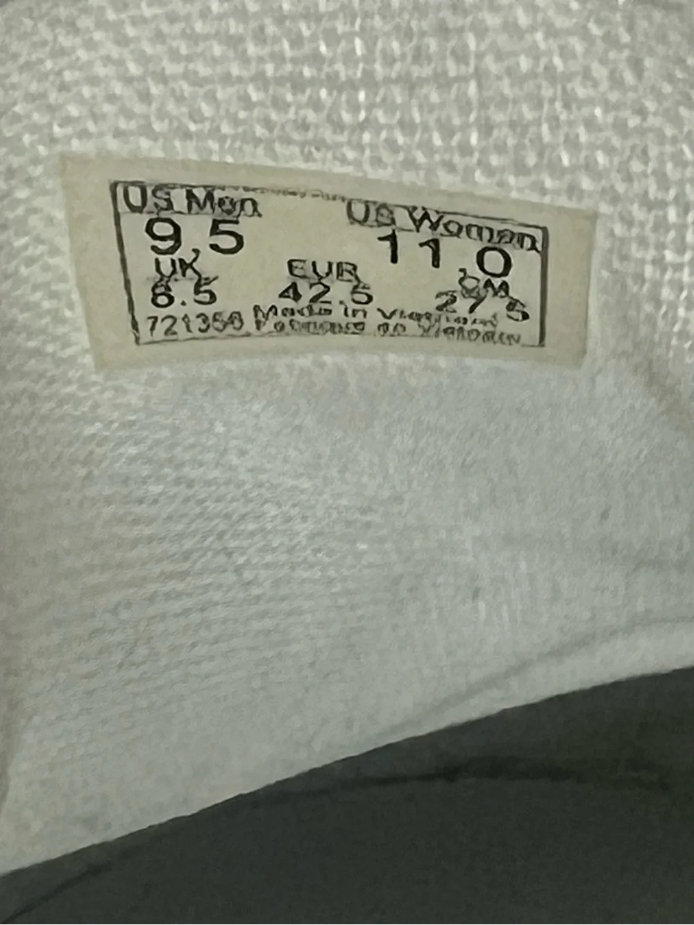New Vans White Classic Slip-On Canvas Sneakers (never used)